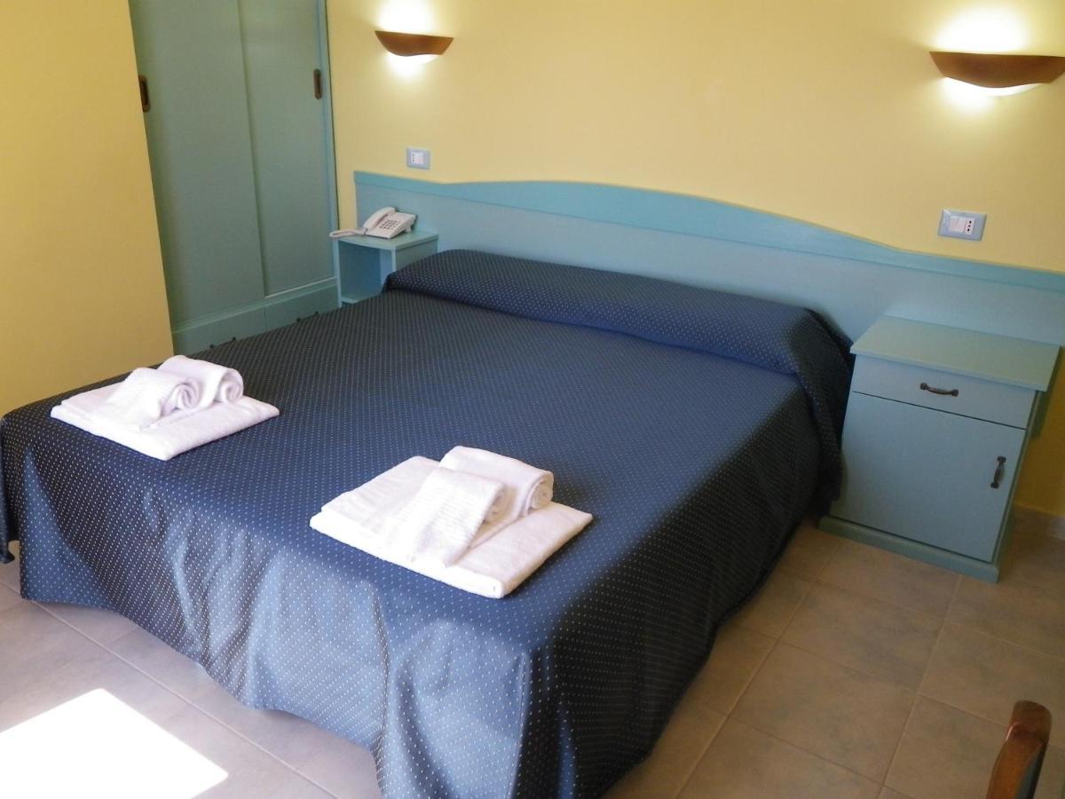 Hotel Costa Antiga Castelsardo Exterior photo